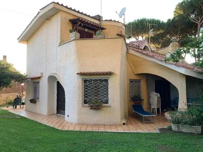 Accogliente Villa immersa nel verde