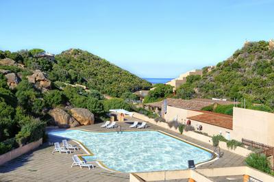 Paradiso Pool Apartments by DomusAway