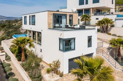Luxury Villa Black Pearl with Pool