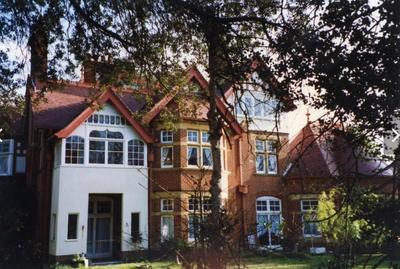 The Retreat - Two Mins From Beach - Large Flat