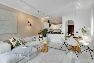 Townhouse with Tropical Garden, BBQ & Pool