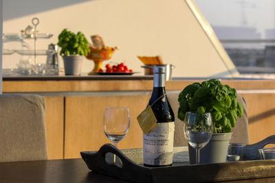Luxury Penthouse with Stunning View and Hammam