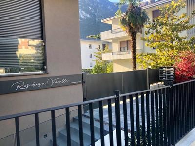 Emma`s Riva-Dream deluxe - sonnige 2-Zimmer-Wohnung mit privatem Parkplatz und Terrasse in Riva del Garda