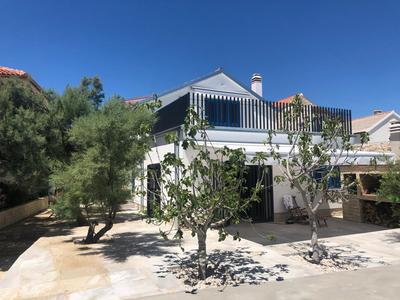 BEACHFRONT VILLA Murter
