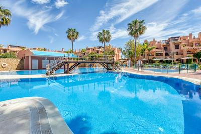 Deluxe relax apartment with pool