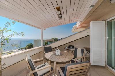 Sea view and More apartment
