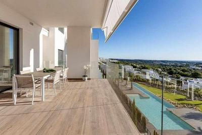 Apartamento único de 3 dormitorios en las Colinas