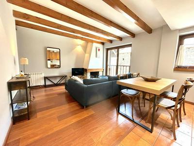 Apartament rústic amb llar de foc by RURAL D'ÀNEU