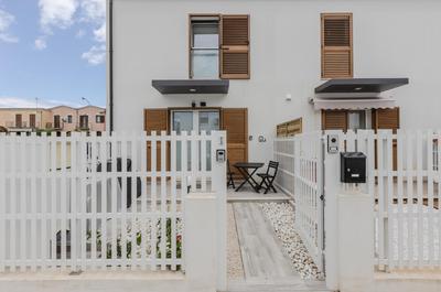 GuestHost - Pula Comfy Apartment w Private Parking