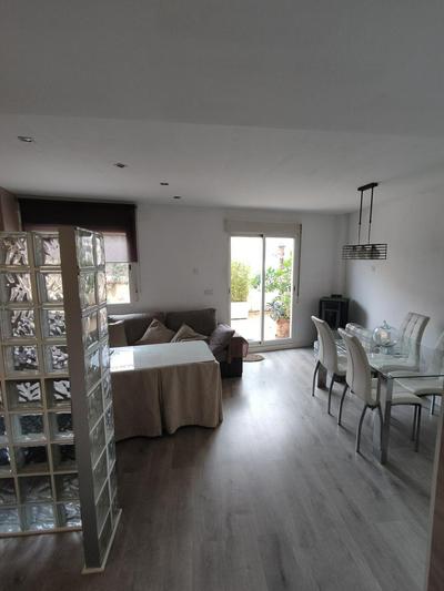 Apartamento luminoso con jardín