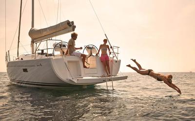 Sailboat Hanse 455
