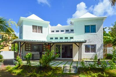 Charming villa near Mahebourg with a private pool