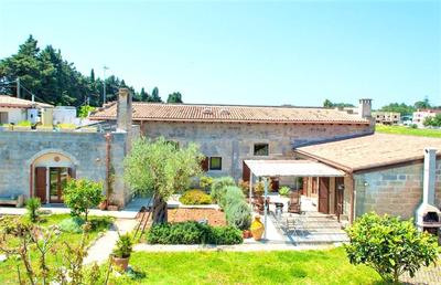 Bright Apartment in Minervino di Lecce with Shared Pool