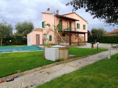 Spacious Apartment in Villa Campanile with Private Pool