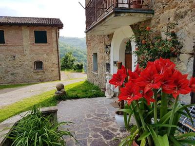 Cozy apartment with views in Monte San Pietro 90 m² pool