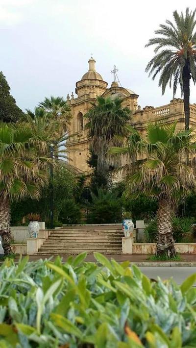 Elegant Apartment in Mazara del Vallo Charming Terrace
