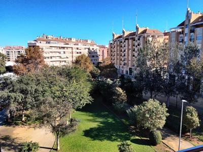 Beautiful stay near park
