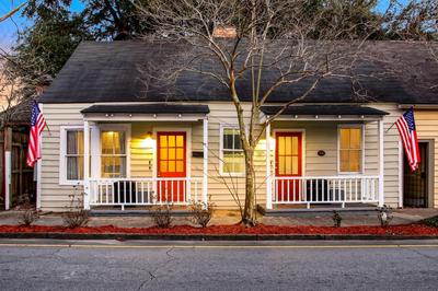 Historic 1892 Savannah Duplex off Forsyth Park