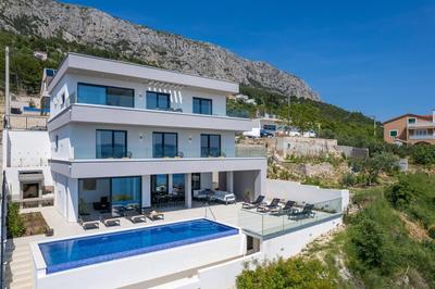 Villa Admira Maria with a heated pool and sea views