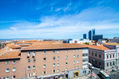 Apartamentos Castilla Luz Business