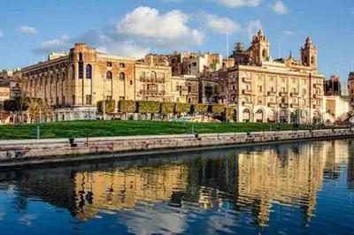 A house full of authentic charm in the heart of the 3 cities, very close to the capital city, Valletta