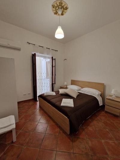 Sikelia Apartment