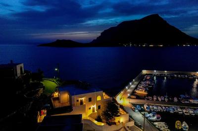 Pelagos Seafront Accommodation - Maria