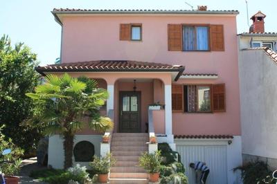 Room Adry with balcony, free parking & bikes