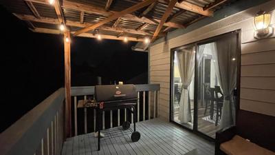 Remodeled, Spacious, Modern Retreat 5 BR, 3BA, 2KIT