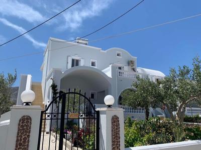 Veldi Art - Kamari Beach Apartment