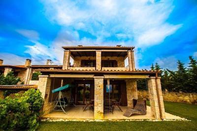 Valia Suite, Stone House