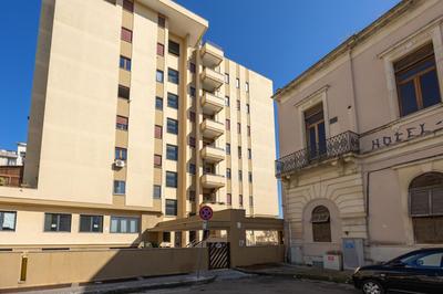 GuestHost - Licia & Tonino Apartments near the station