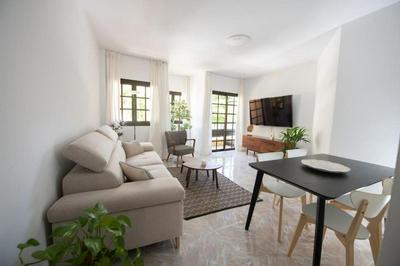 Comfortable Centric Apartment Steps from the Beach