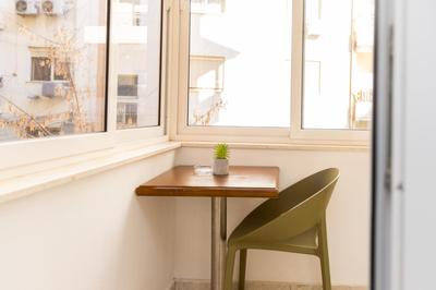 Modern central studio