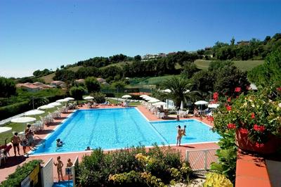 Villetta trilocale con PISCINA E SPIAGGIA incluse Taunus Vacanze cod 454
