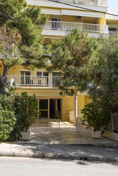 Seaview apartment in Vouliagmeni