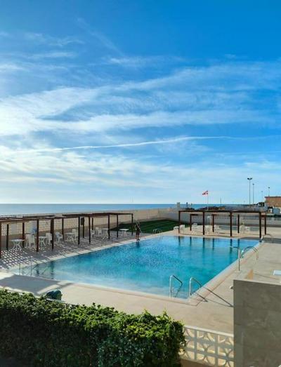 Apartamento prémium con 5 Piscinas Barbacoa Tenis Frontenis