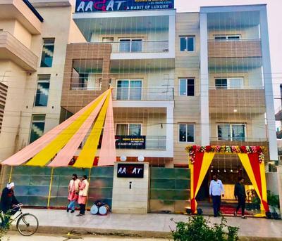 Aadat Hotel Subhash Chowk Gurgaon