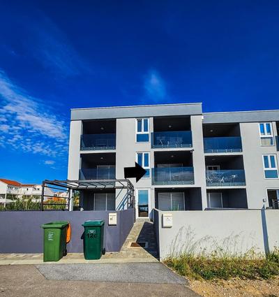 Aenona beach apartment