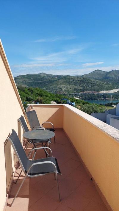 Apartment LaTi