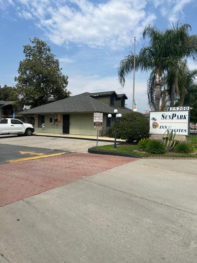 Sunpark Inn & Suites