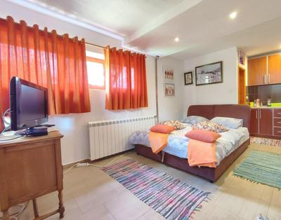 Summit Apartment