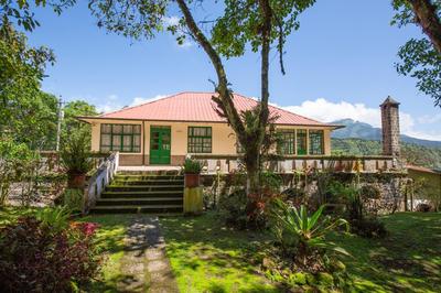 Niebli Historical Farm and Lodge at Pululahua Volcano