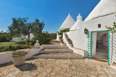 Trulli Il Cappero by Perle di Puglia
