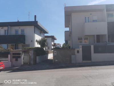Nuovo bilocale a 100 mt dal mare