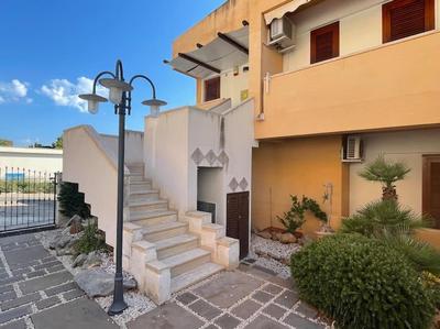 Appartamento con giardino a due passi dal mare.