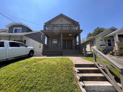 Rolston 2, Two Bedroom near Xavier Downtown