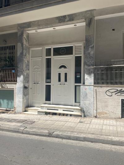 Vintage apartment with modern amenities