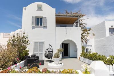Sensia villa with Hot tub and Caldera View