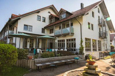 Sopherl am See - Frühstück auf der Seeterrasse, sehr ruhig und wunderschön am See, 3 Minuten nach Oberpfaffenhofen, viele Radtouren, Restaurants & Cafes in